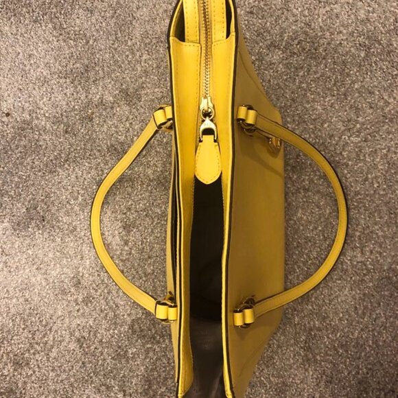 Polo Ralph Lauren Medium Yellow Purse - Picture 3 of 13